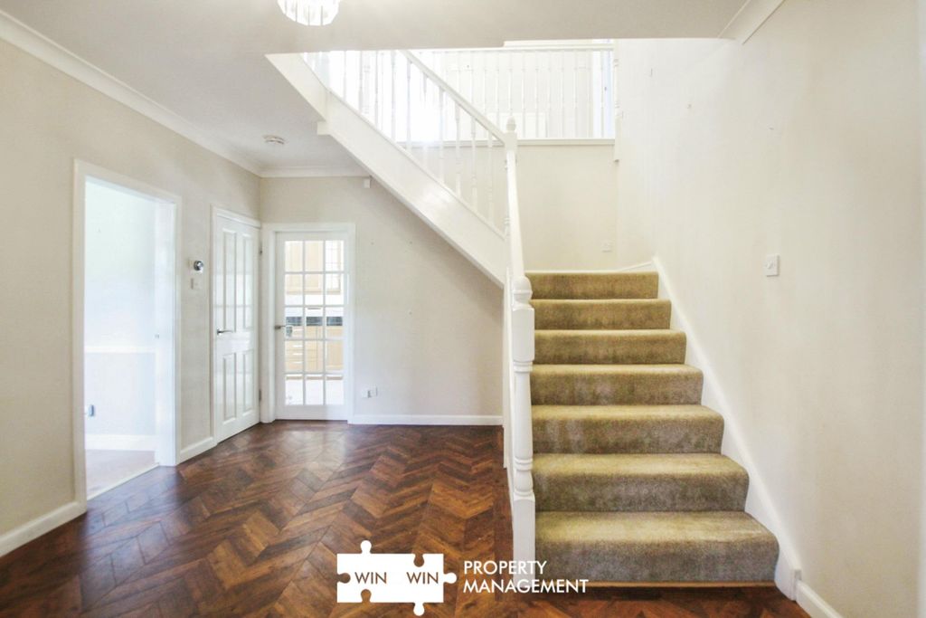Property photo 3 of 44