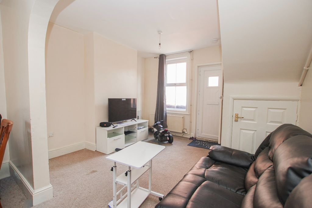 Property photo 2 of 7 5035341