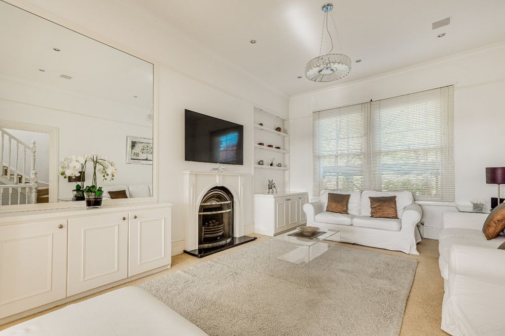 Property photo 3 of 10