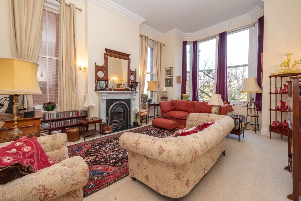 Property photo 2 of 19