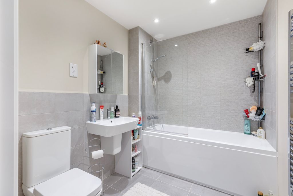 Additional image 16 of 4 bed semi-detached house for saleHall Lane, Kettering NN15