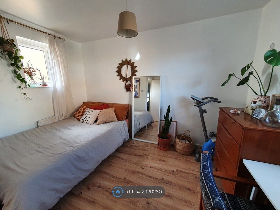 Property photo 3 of 5 Bedroom 2