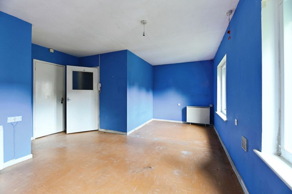 1 bed flat for saleAngwin Close, Shepton Mallet, Somerset BA4 photo 5