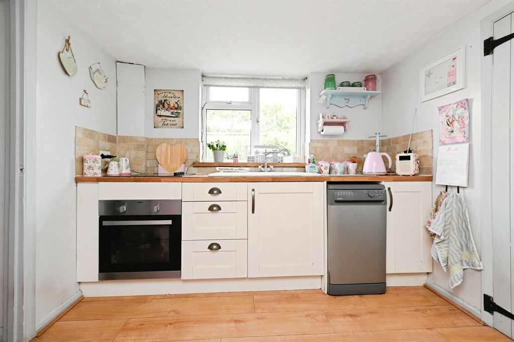 Property photo 2 of 17