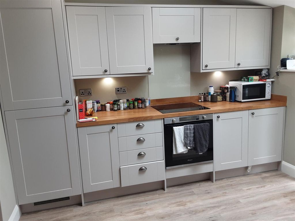 Property photo 3 of 8 Kitchen/Diner