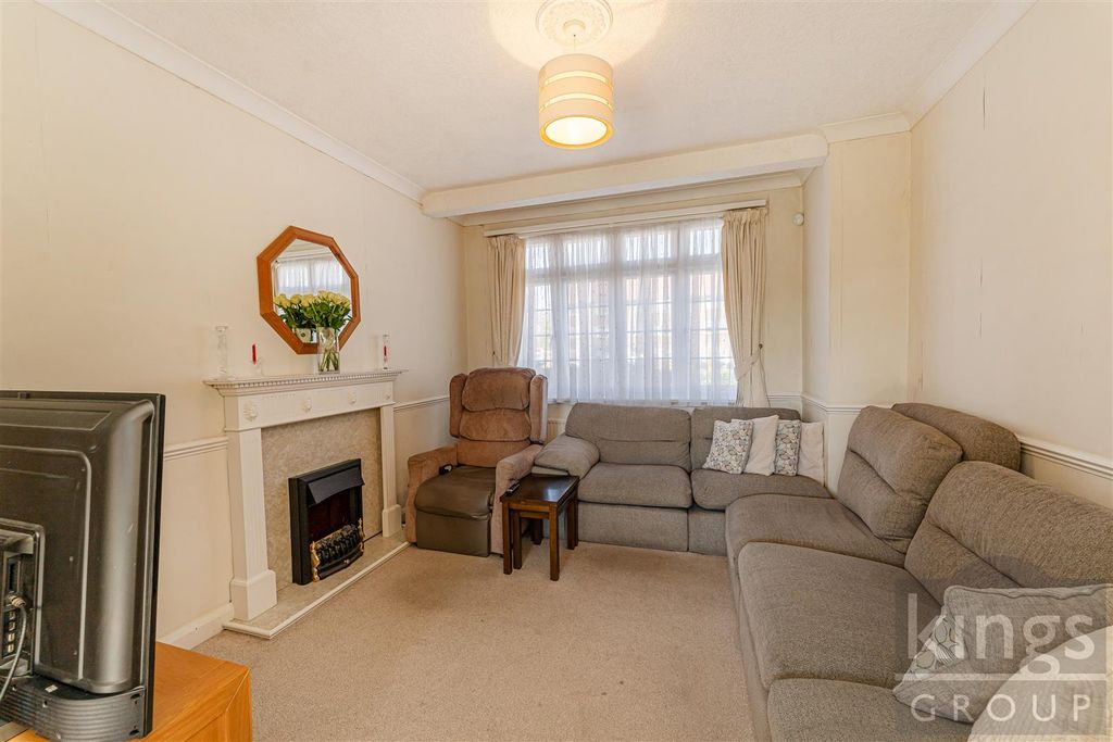 Property photo 3 of 19