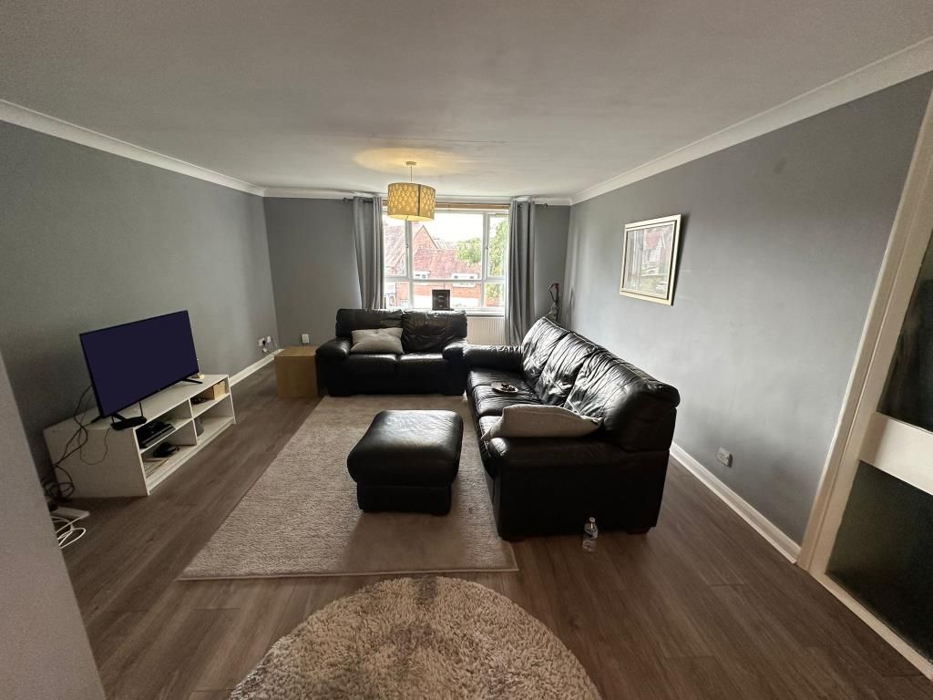 Property photo 3 of 6 Reception