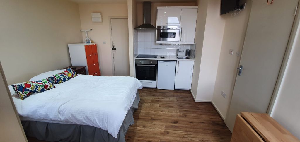 Property photo 1 of 4