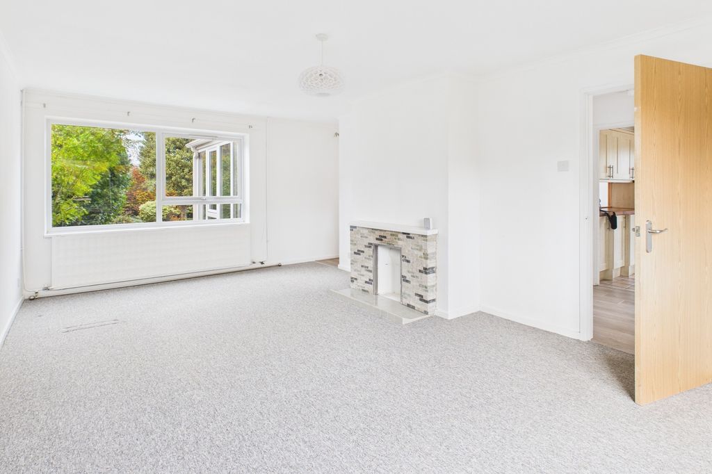 Property photo 2 of 18 Cam02545G0-Pr0519-Still005