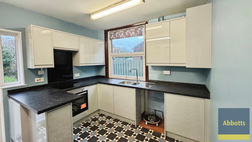 Property photo 3 of 11