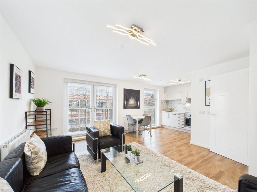 Property photo 2 of 29 Picture No. 25