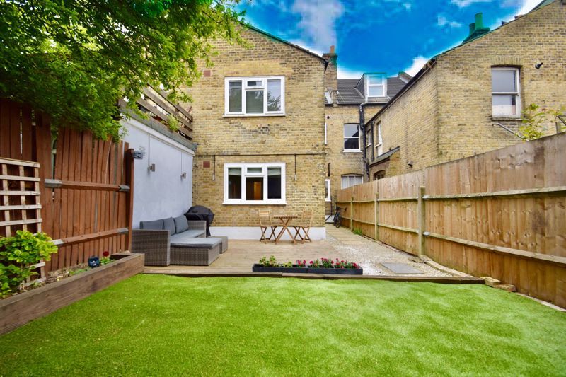 Property photo 1 of 13 Photo 6
