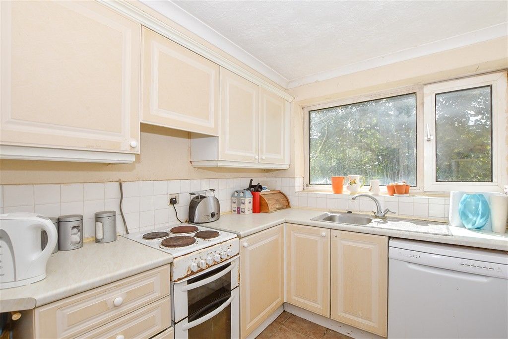 Property photo 1 of 9 Kitchen