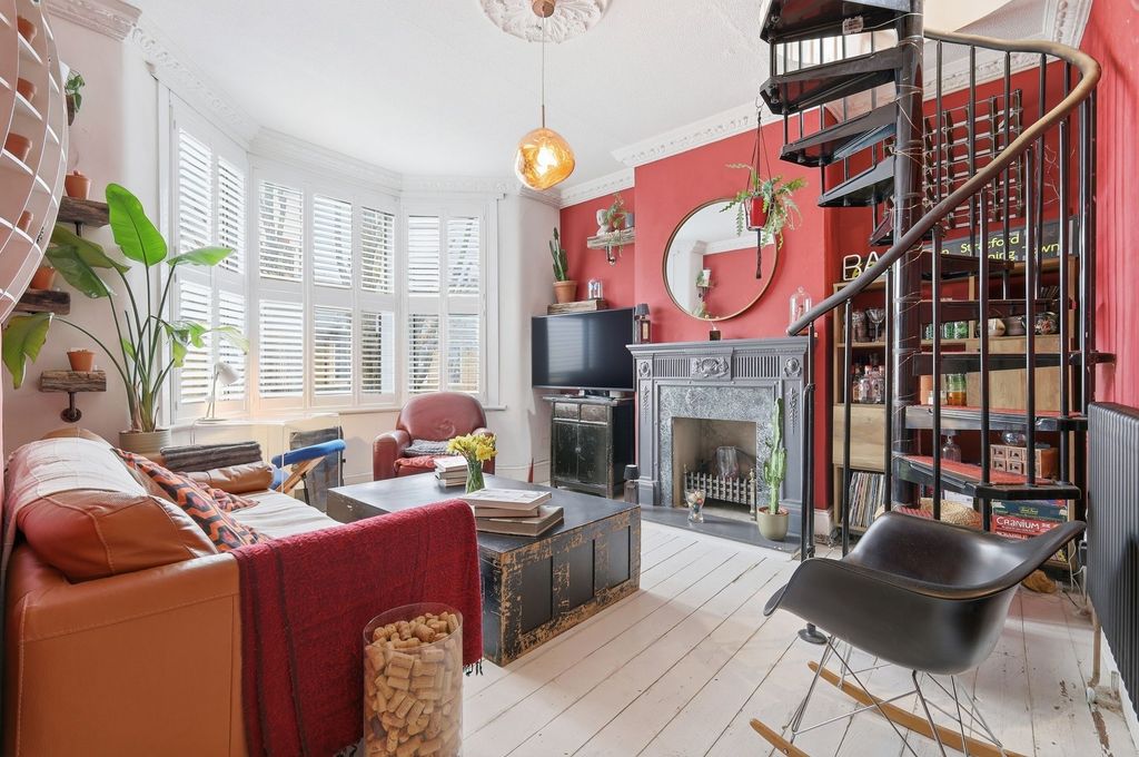 Property photo 2 of 24