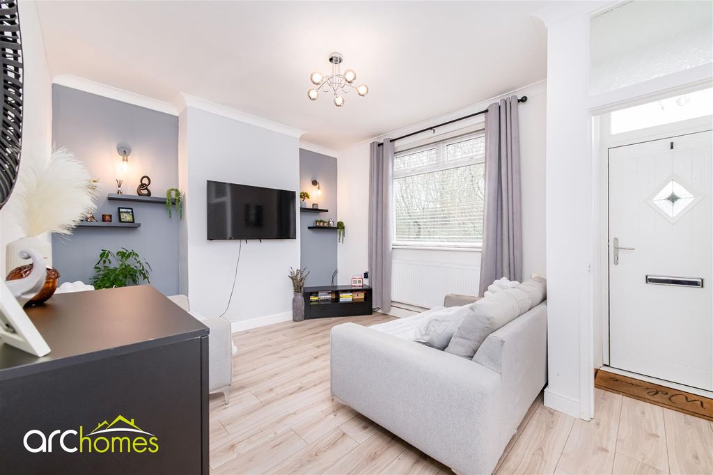 Property photo 2 of 32 Dicconson-1.Jpg