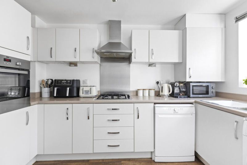 Property photo 1 of 9 Photo 7