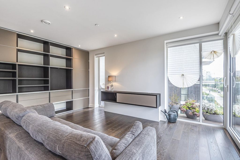 Property photo 2 of 13 Reception