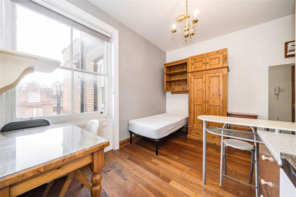 Property photo 1 of 3