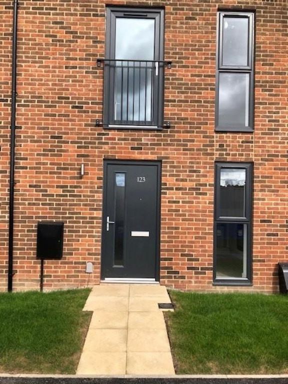 Property photo 1 of 5