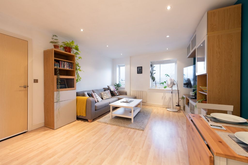 Property photo 2 of 12 4694591