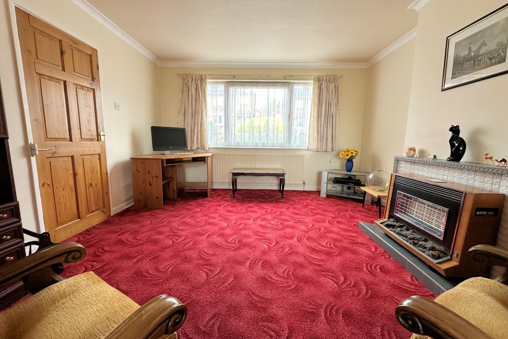 Property photo 2 of 26 Lounge