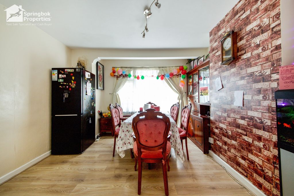 Property photo 3 of 13 Image 2