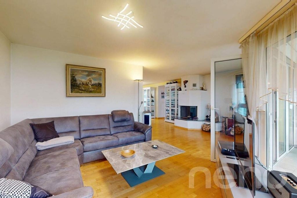 Property photo 2 of 11