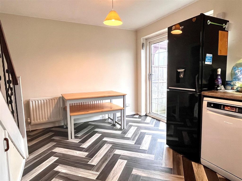 Property photo 3 of 8 Kitchen/Diner
