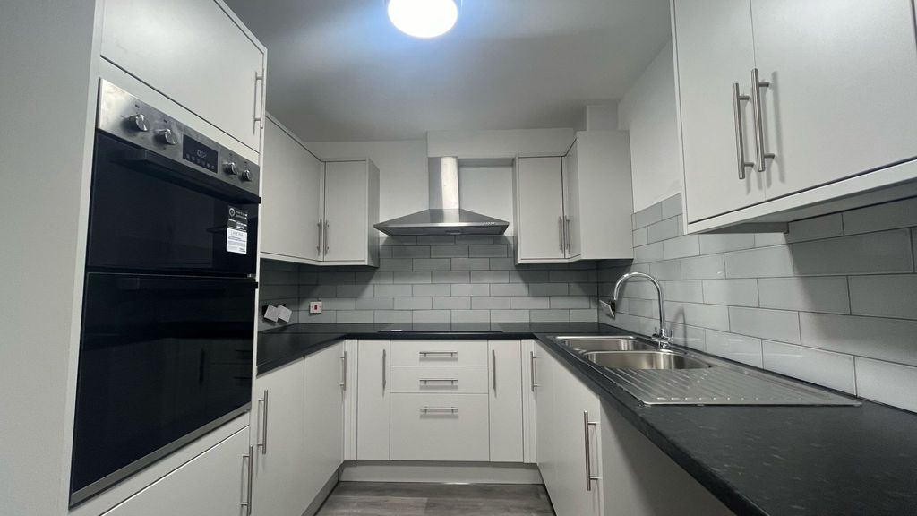 Property photo 3 of 3