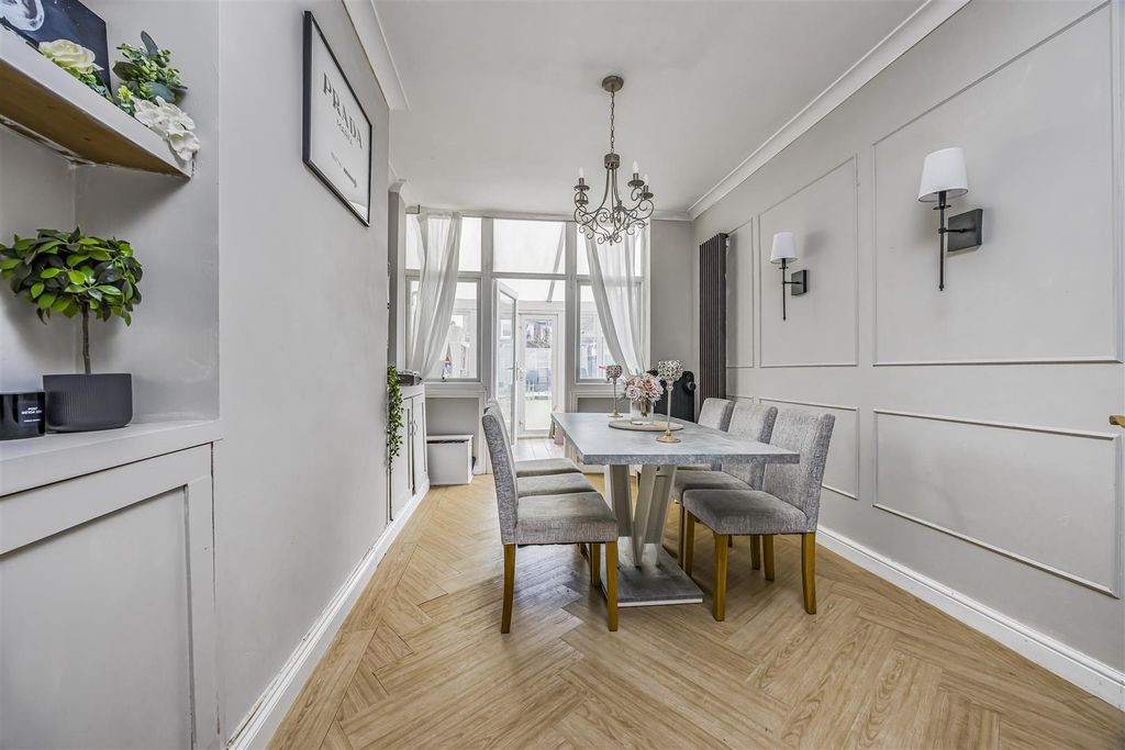 Property photo 2 of 18 15 Lyndhurst Road, Copnor-Porticomarketing-Soldby-