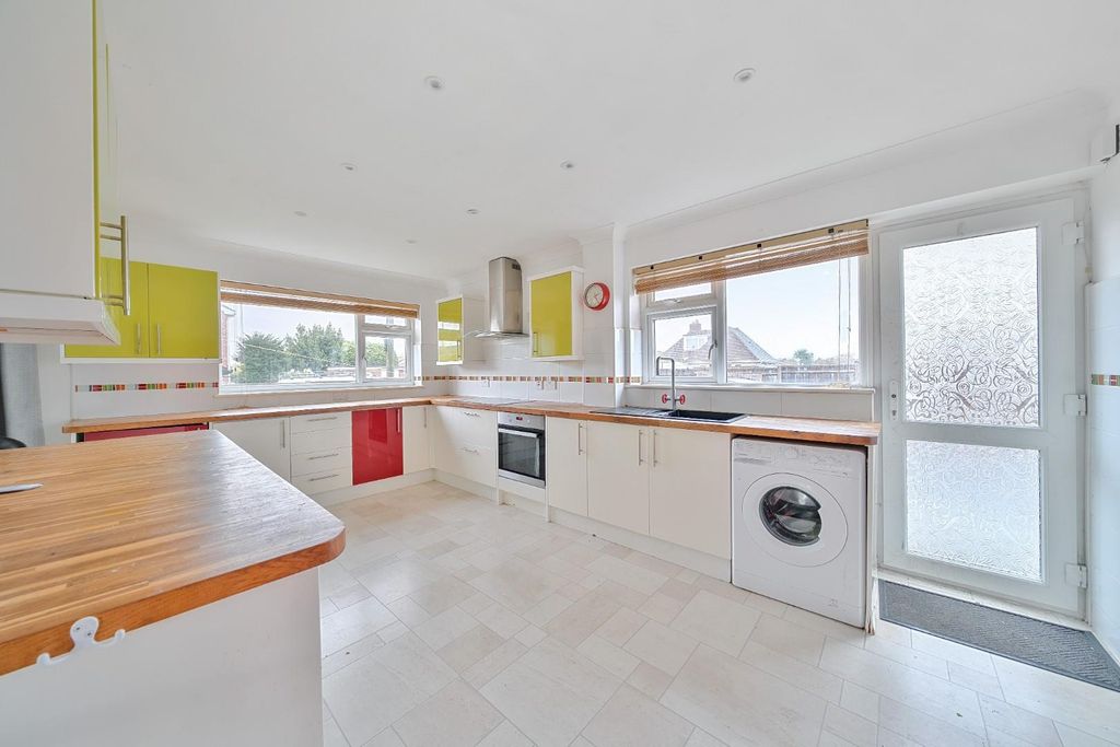 Property photo 3 of 17 44.Jpg