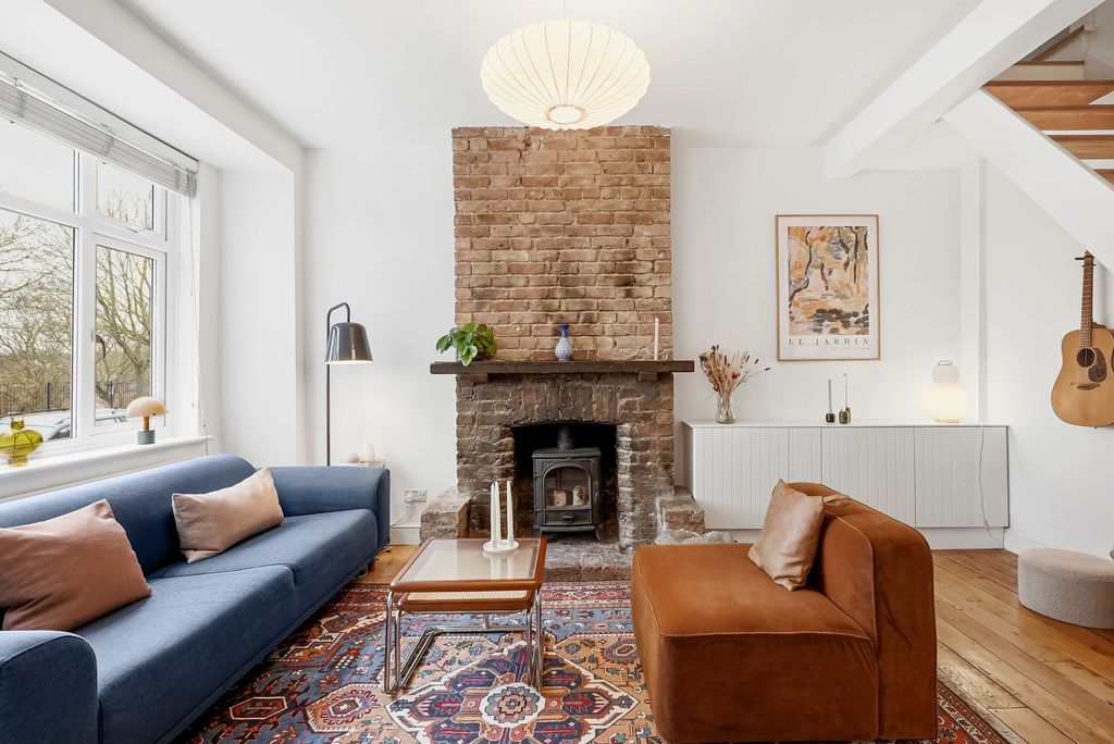 Property photo 1 of 25