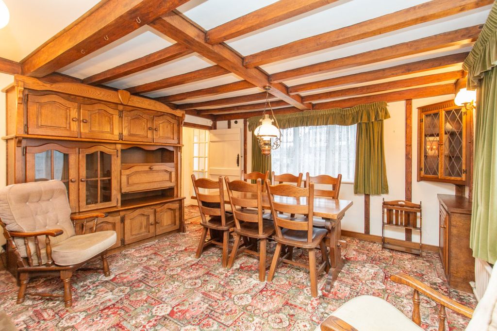 Property photo 3 of 16 Picture 3