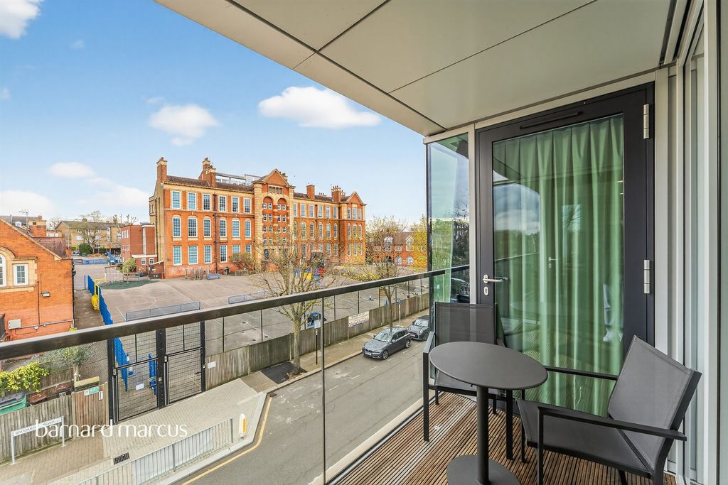 Property photo 3 of 20