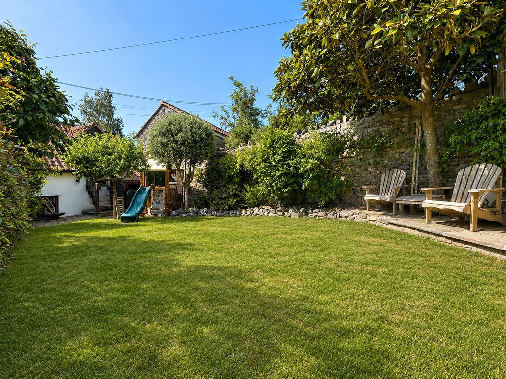 Property photo 3 of 23