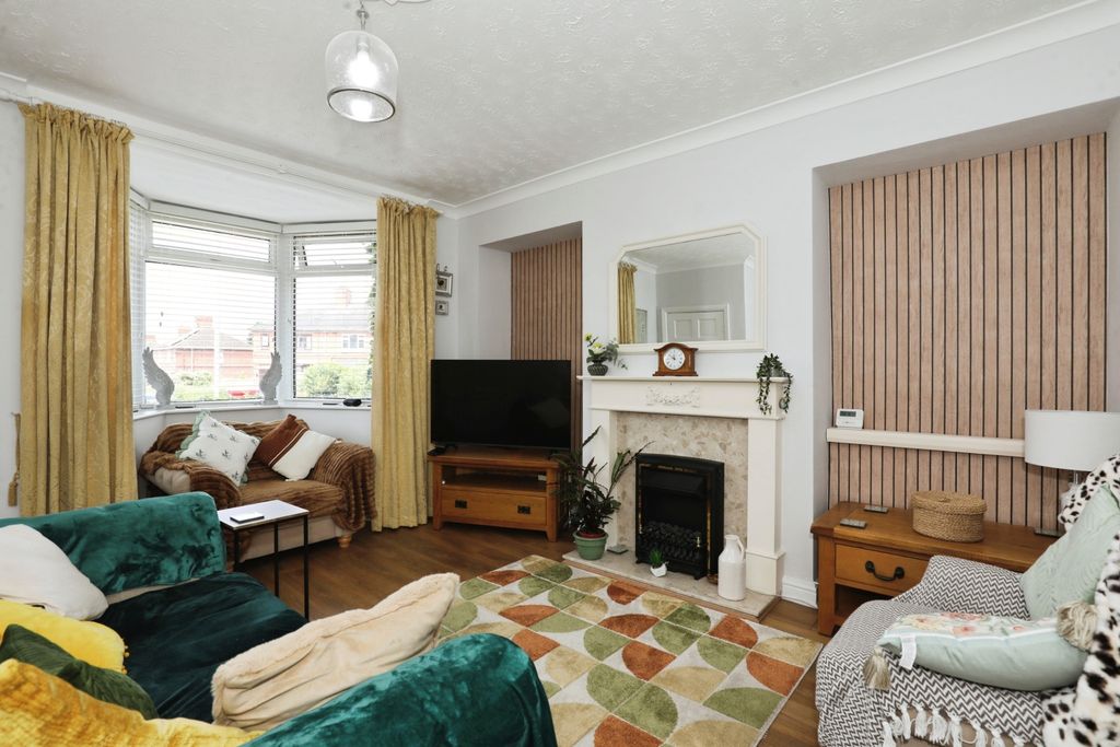 Property photo 3 of 25