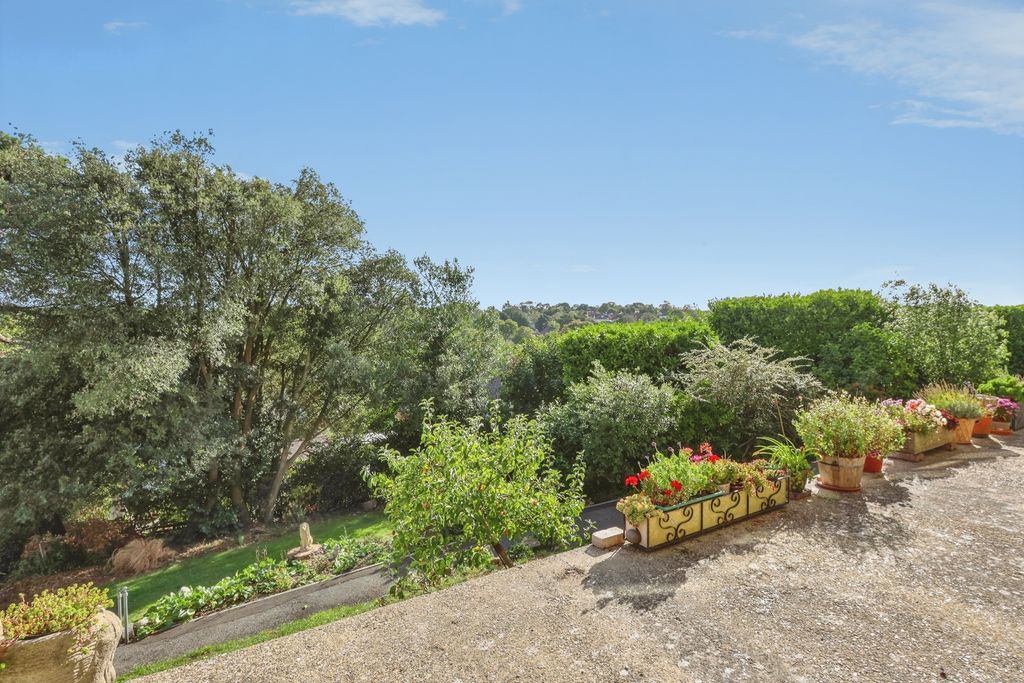 Property photo 3 of 21 Pbox-Img.Jpg