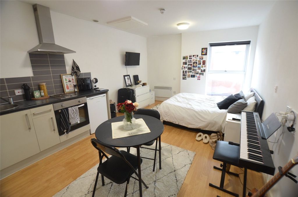 Property photo 2 of 6 Picture No. 03