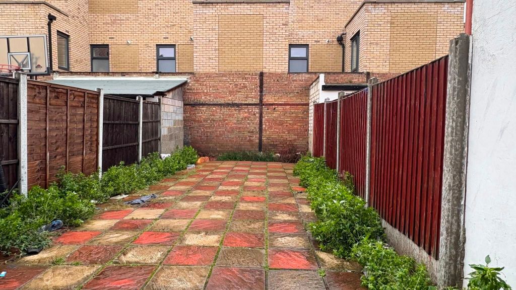 Property photo 1 of 3