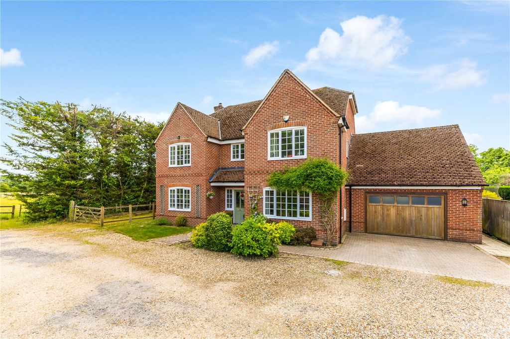 Property photo 1 of 24 Lynwood House