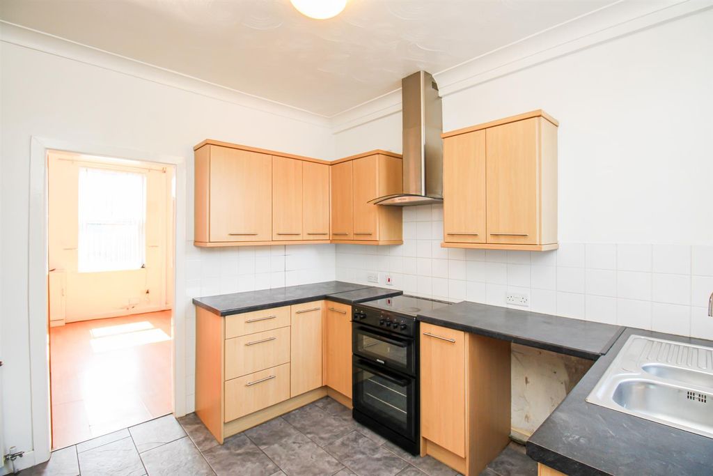 Property photo 3 of 11 Kitchen/Diner