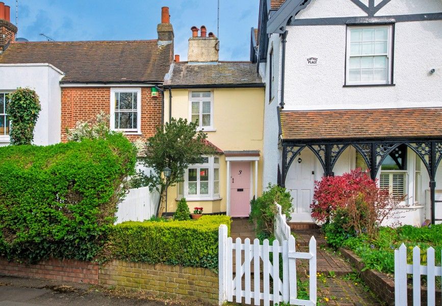 Property photo 1 of 17