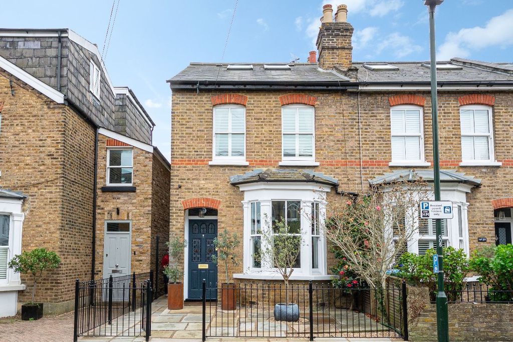 Property photo 1 of 29