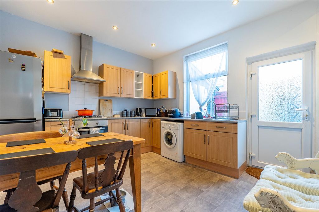 Property photo 3 of 12 Kitchen/Dining Room
