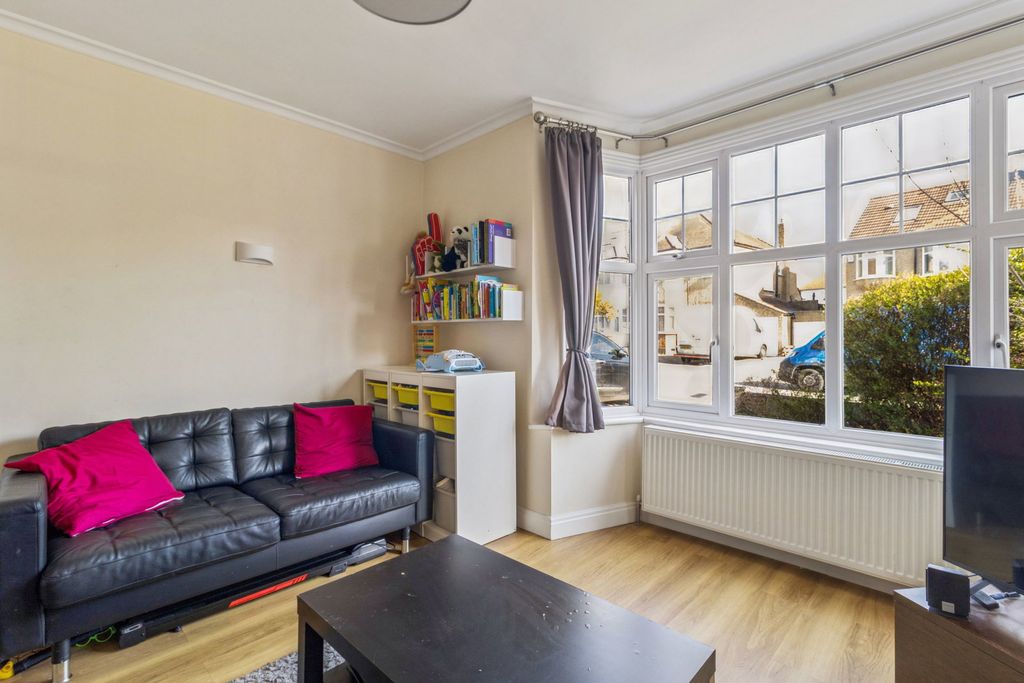 Property photo 3 of 12