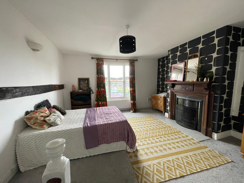 Property photo 1 of 4