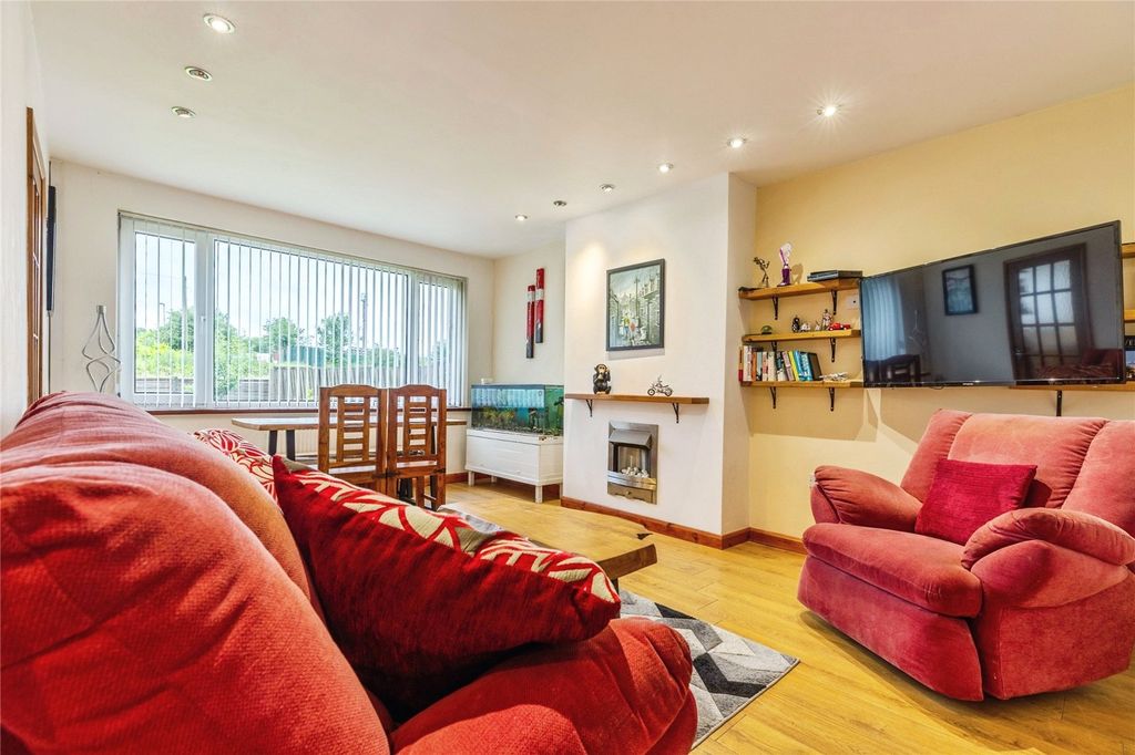Property photo 3 of 27 Picture No. 31