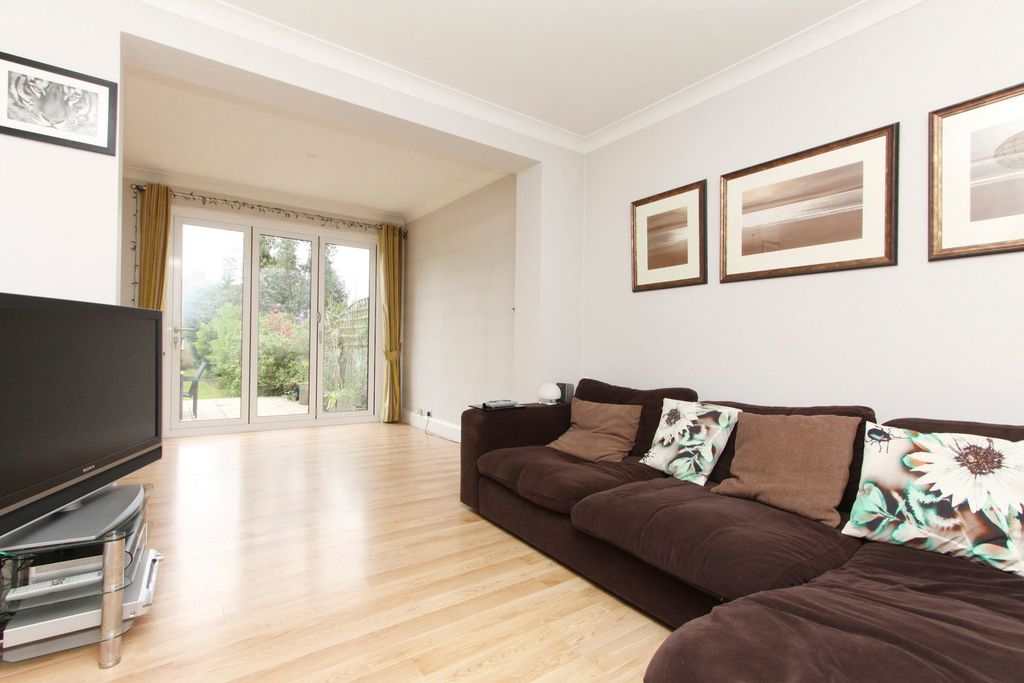 Property photo 3 of 20