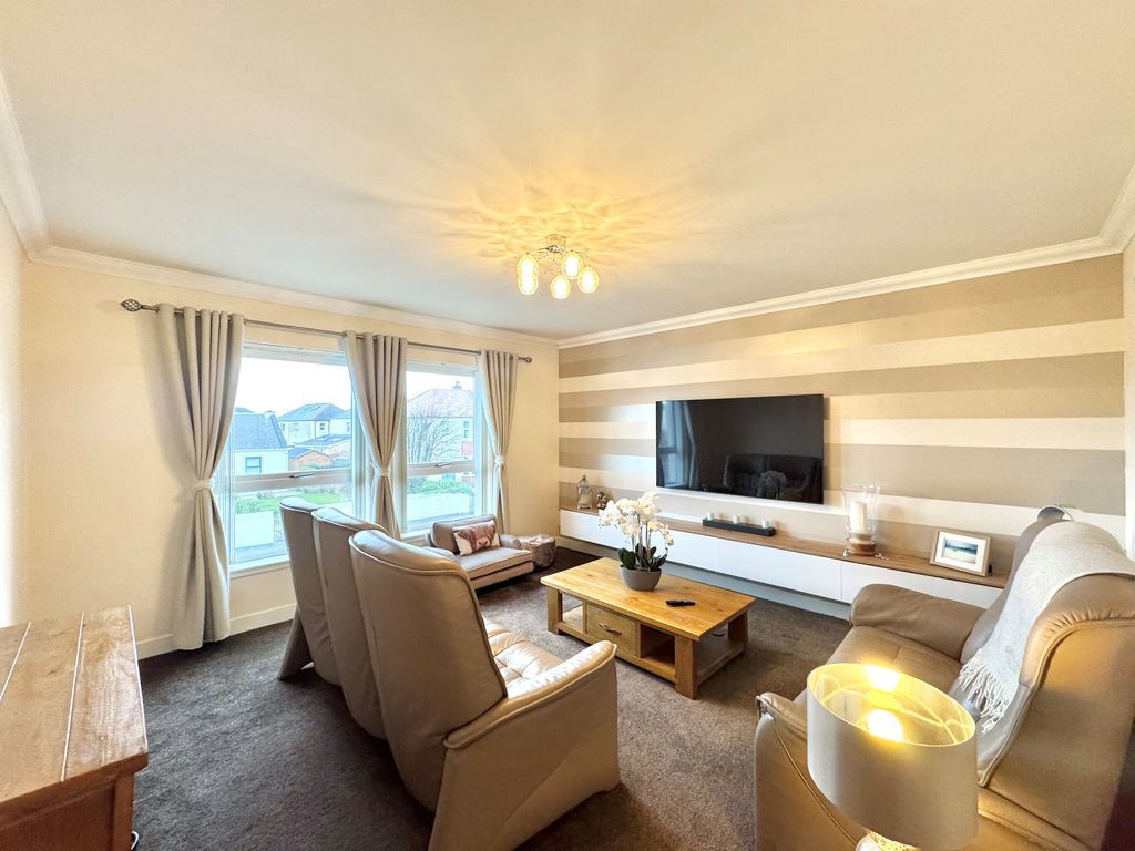 Property photo 3 of 17 Photo 13