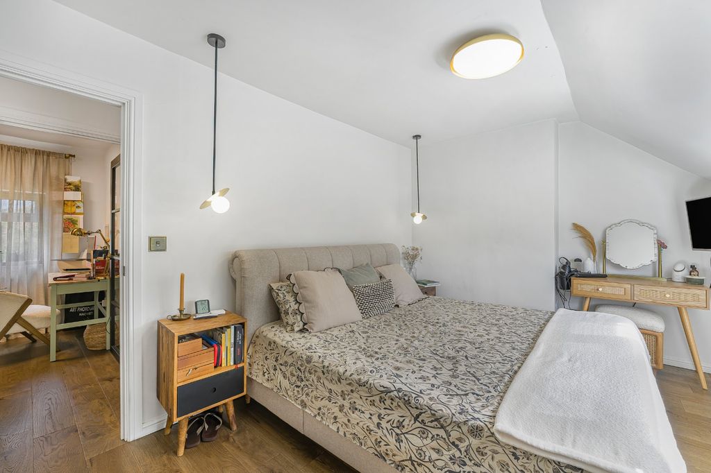 Property photo 3 of 54 Picture No. 02